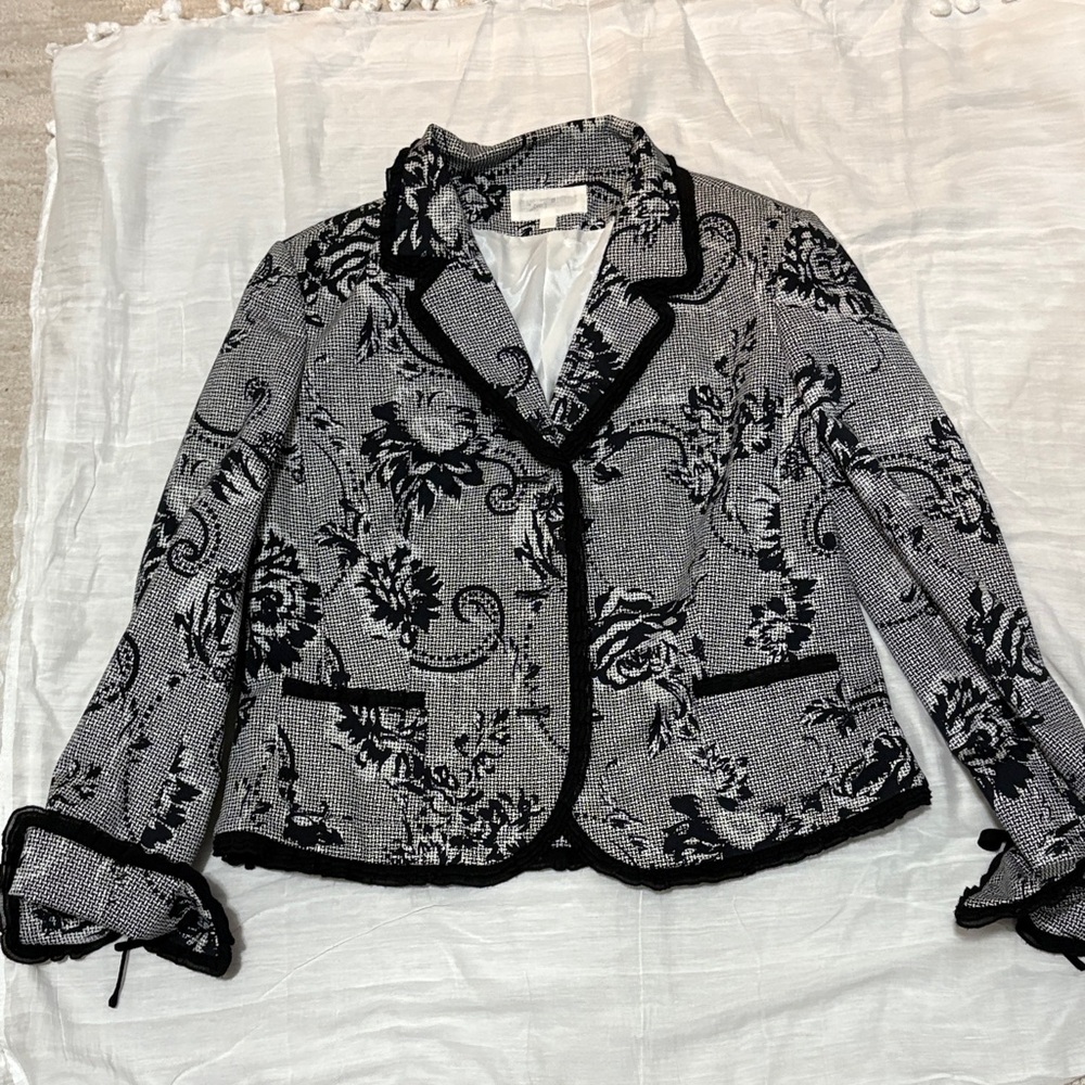 Chic Black and White Floral Women's Blazer
and Skirts.